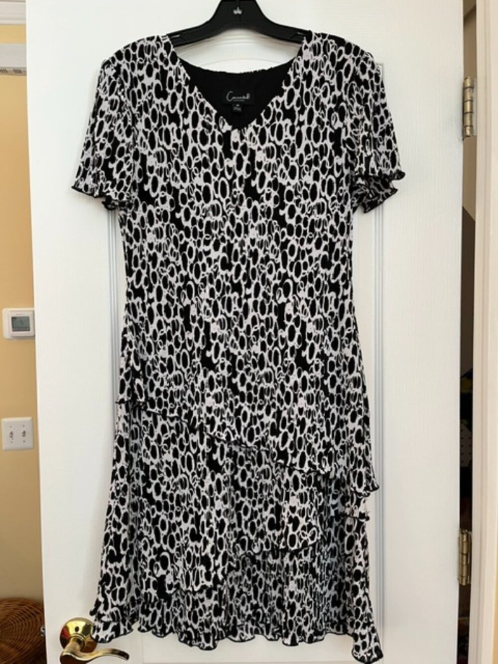 Connected Apparel Black & White Abstract Print Dress – Size 10
